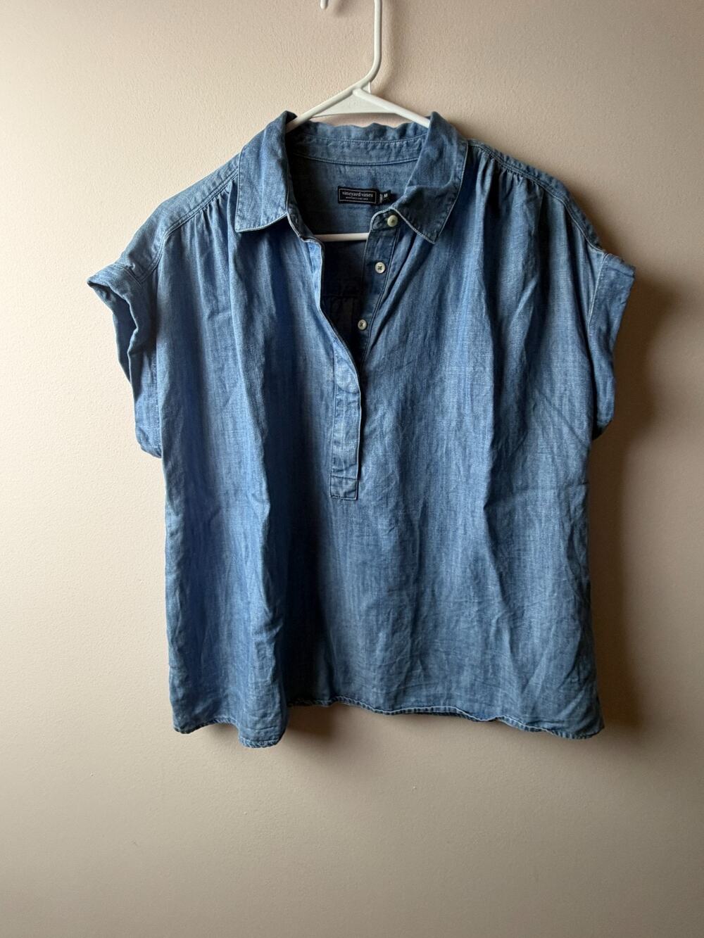 Women’s Vineyard Vines Denim Chambray V Neck Blouse Size Medium